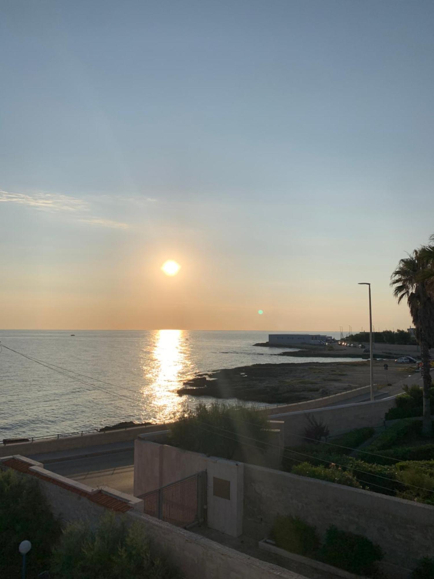 Nontiscordardime Apt Torre A Mare Exterior photo