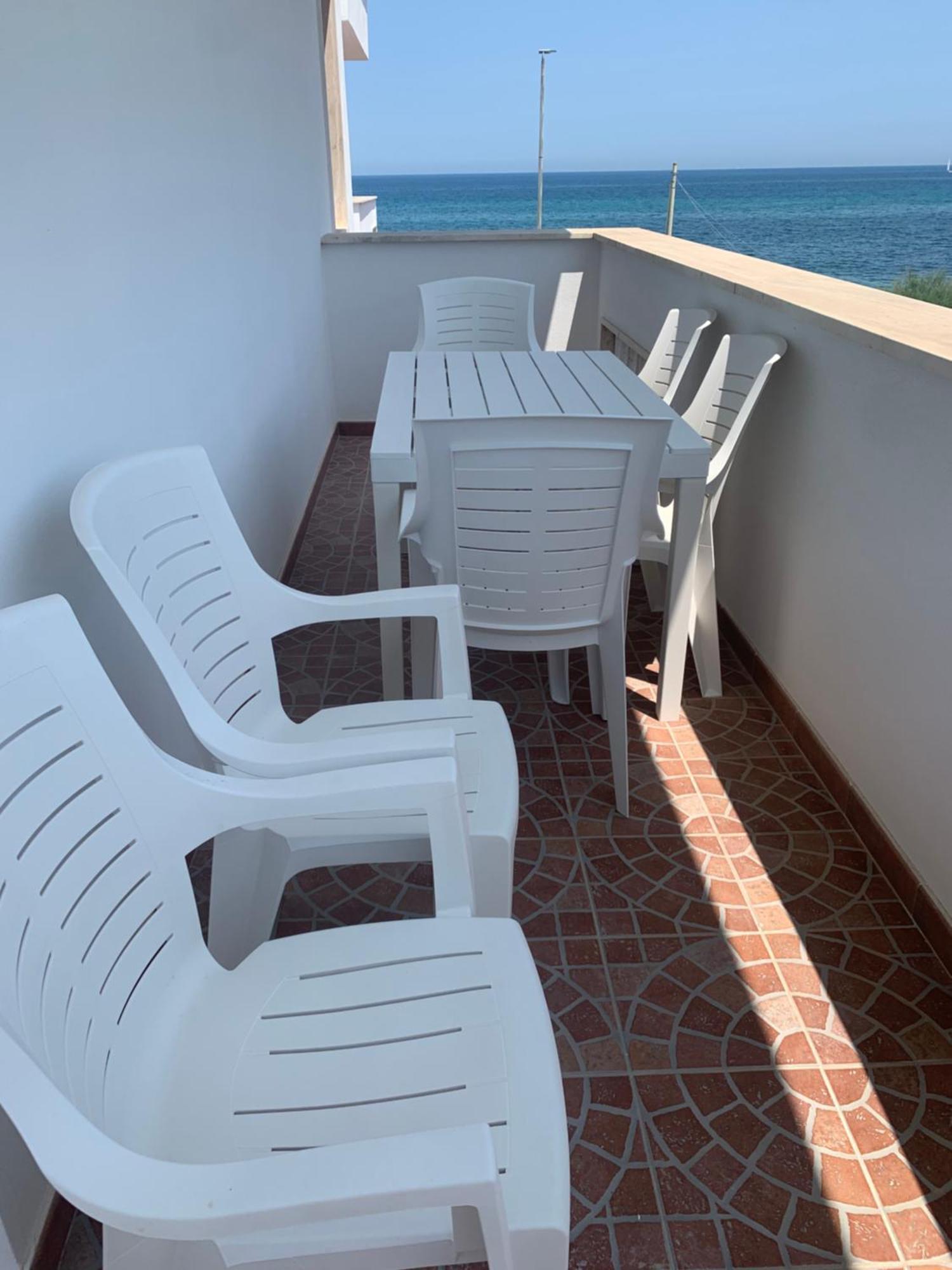 Nontiscordardime Apt Torre A Mare Exterior photo